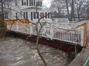 Rye_ny_flood_04152007_elm_place