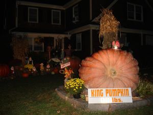 Try Carving This Pumpkin: 1,260 Pounds