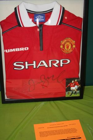 David Beckham signed jersey 10-24-2010 274