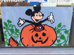 Boo! Halloween Windows – Mickey Mouse