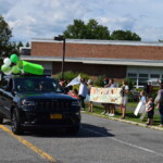 Osborn School Graduation Car Parade June 2020 Black Jeep Green Balloons