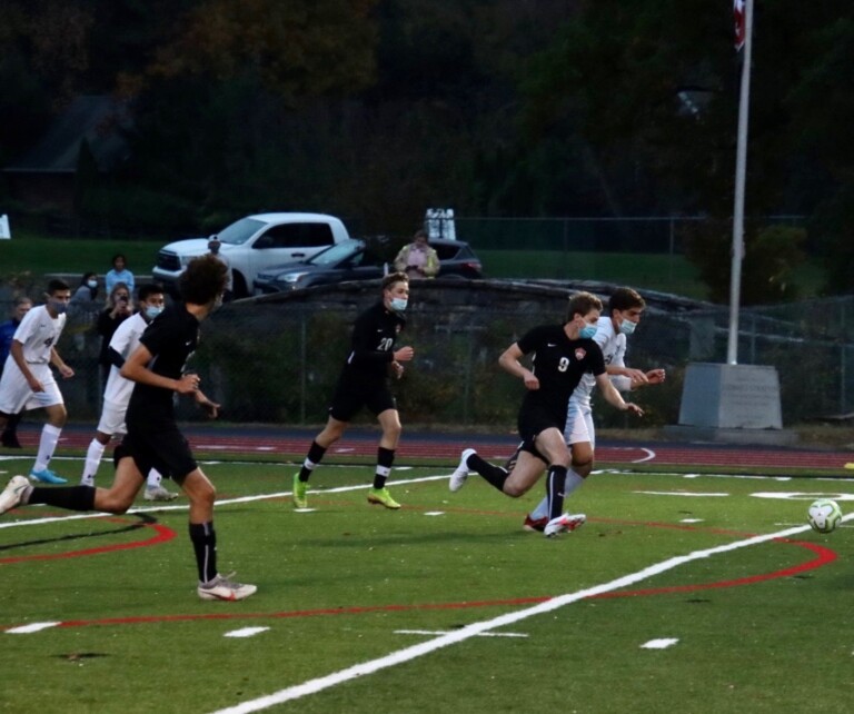 Varsity Boys Soccer Tops Eastchester 3-2