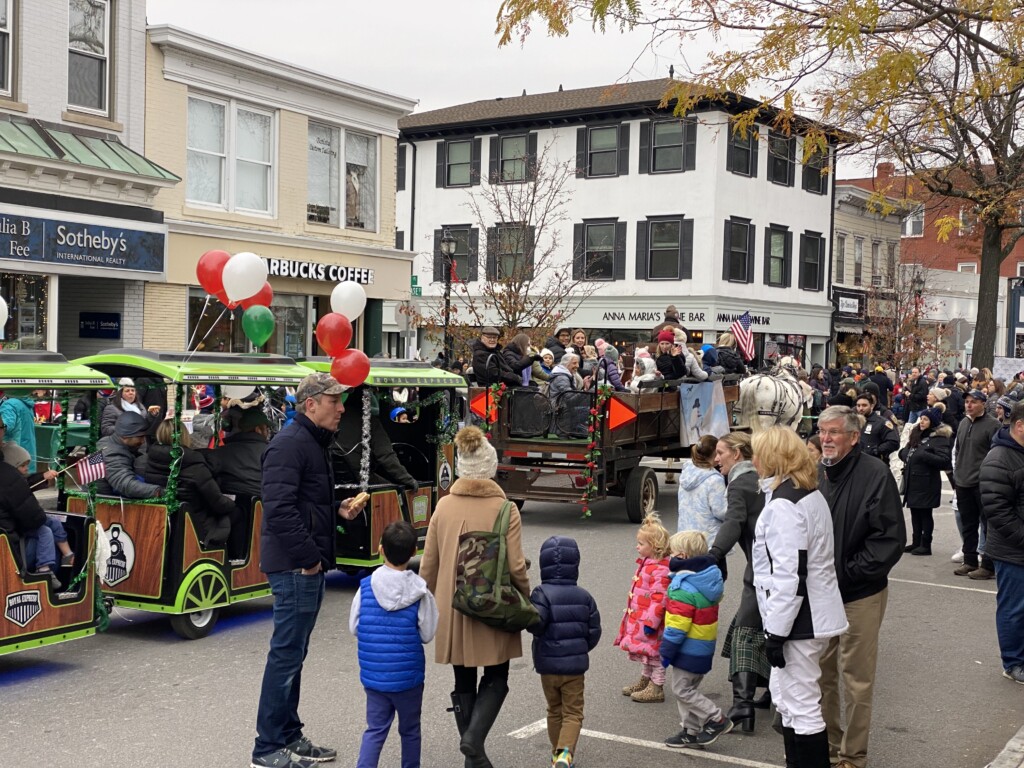 (PHOTO: Purchase Street was packed for the annual Mistletoe Magic in Downtown Rye on Sunday, November 28, 2021.)