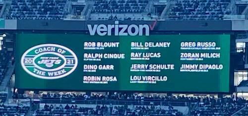 Dino Garr at NY Jets - big screen 2 2021-12-10