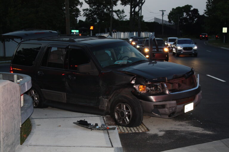 (PHOTO: Rye PD made another DWI arrest Wednesday after responding to this accident at the intersection of Cedar Street and Boston Post Road.)