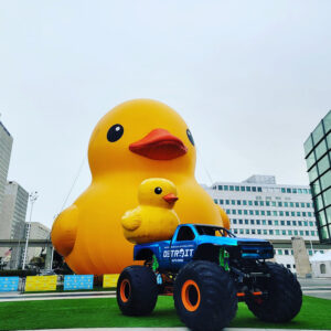 (PHOTO: Mama duck, the World’s Largest Rubber Duck, along with her duckling Timmy. File photo.)