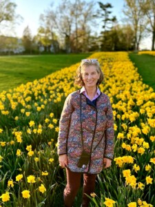 (PHOTO: Chris Duncan of Little Garden Club of Rye, who had the idea for the daffodils in Rye Town Park.)