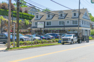 (PHOTO: Rockridge Deli & Flowers on Purchase Street in Rye. Credit: Alex Lee.)