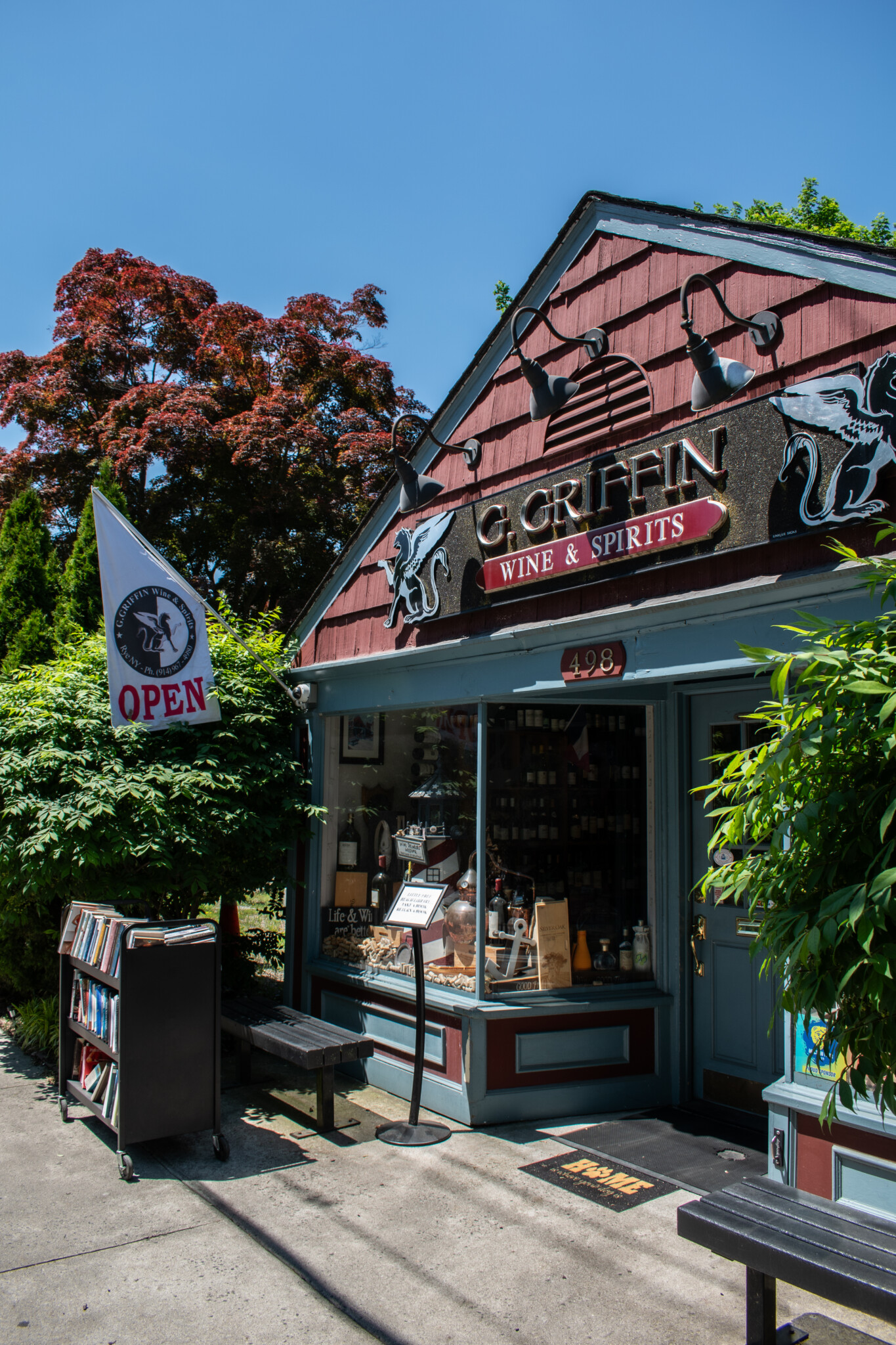 (PHOTO: G. Griffin Wine & Spirits' storefront at 498 Forest Ave. Credit: Tilman Oberbannscheidt)