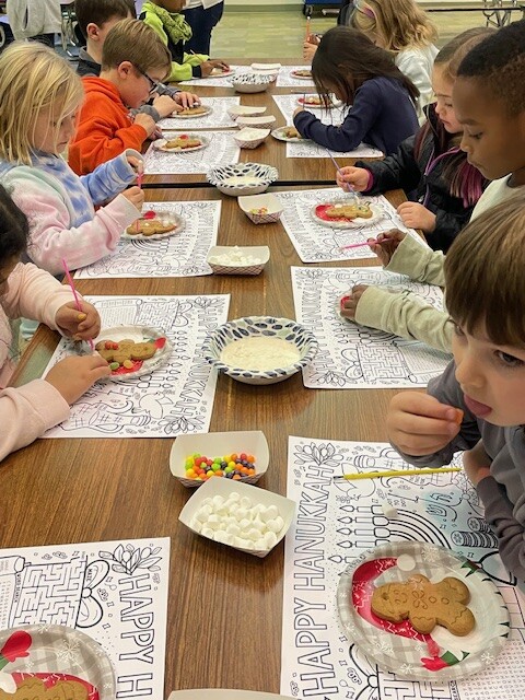 (PHOTO: Making gingerbread men (and women) at Kids’ S.P.A.C.E. of Rye. Contributed.)