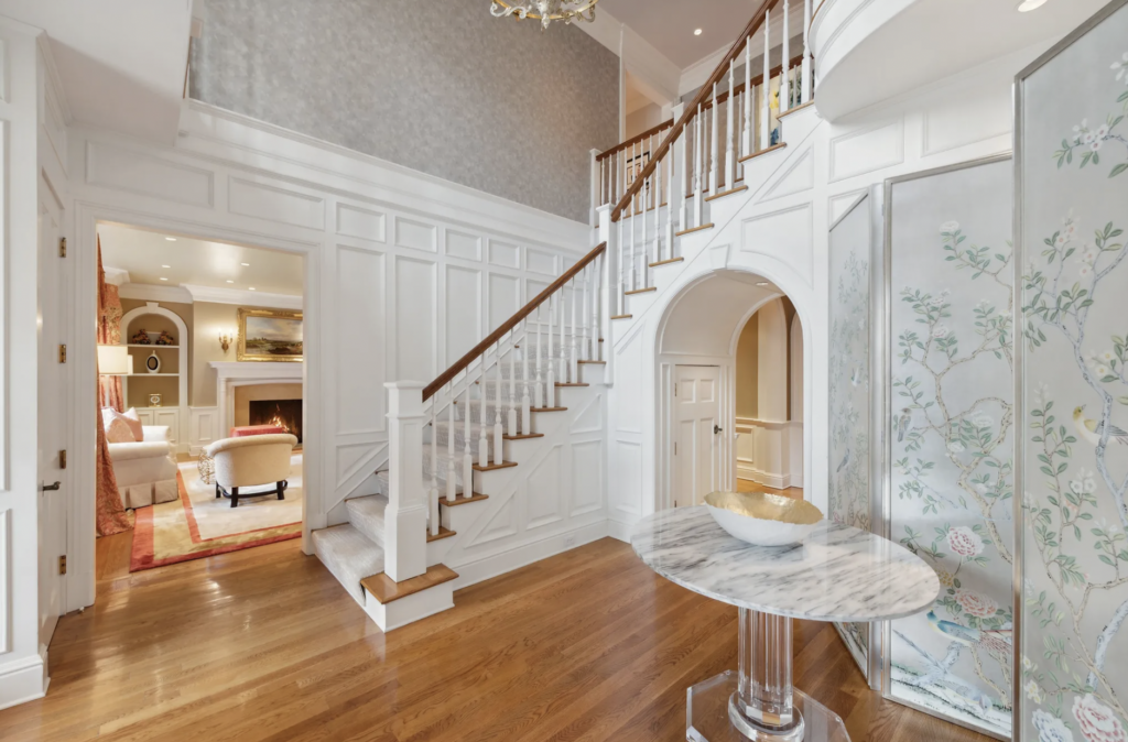 34 Dublin Hill Drive, Greenwich