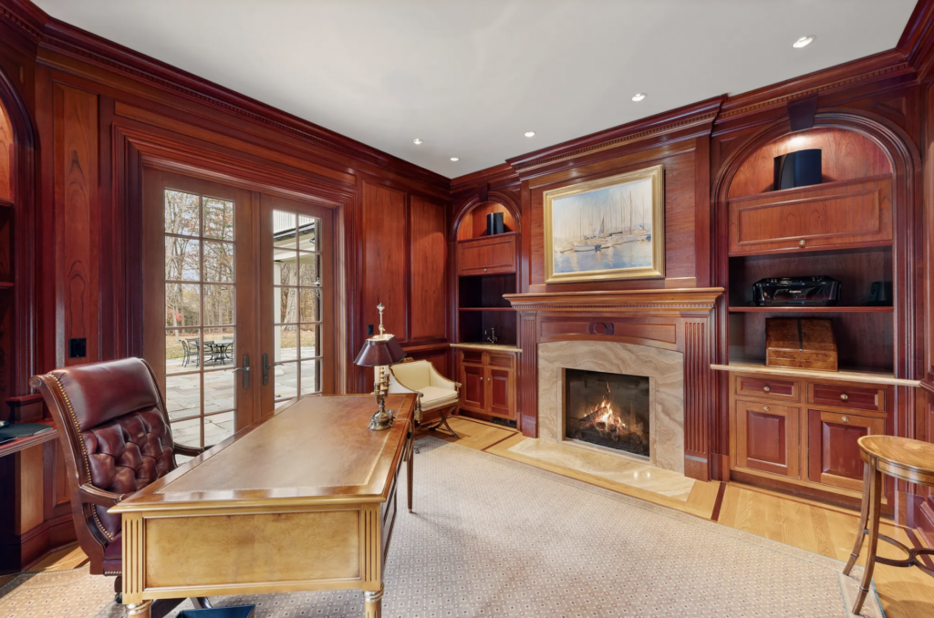 34 Dublin Hill Drive, Greenwich