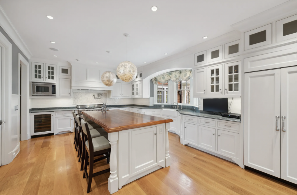 34 Dublin Hill Drive, Greenwich