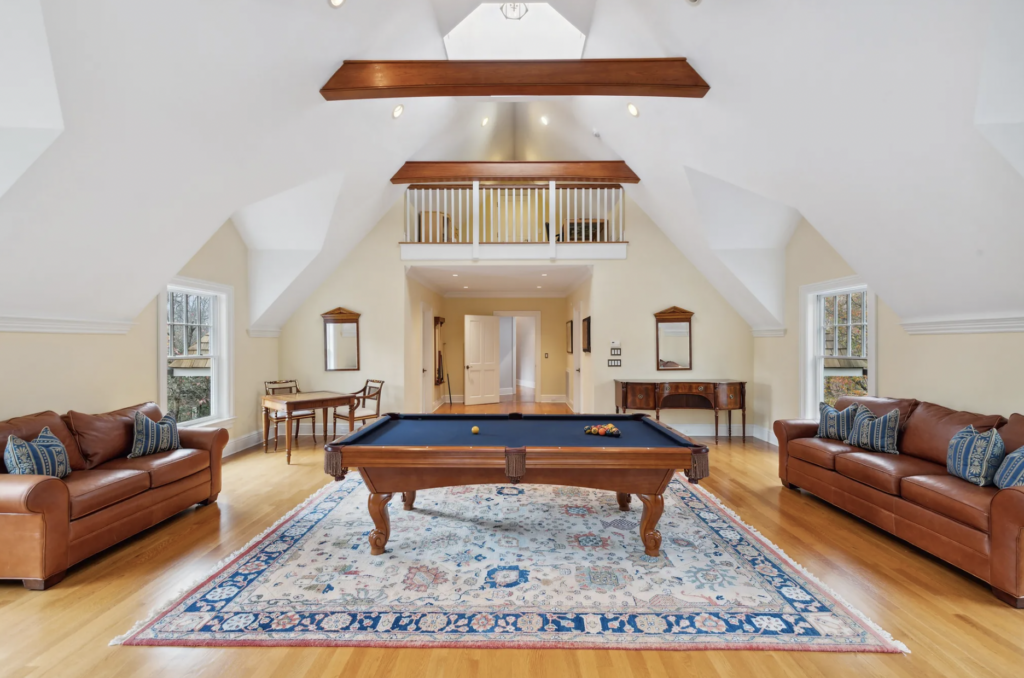 34 Dublin Hill Drive, Greenwich