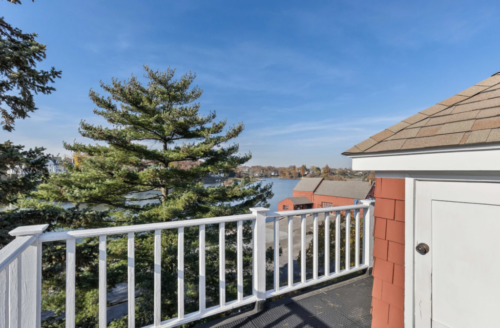 191 Kirby Lane, Rye