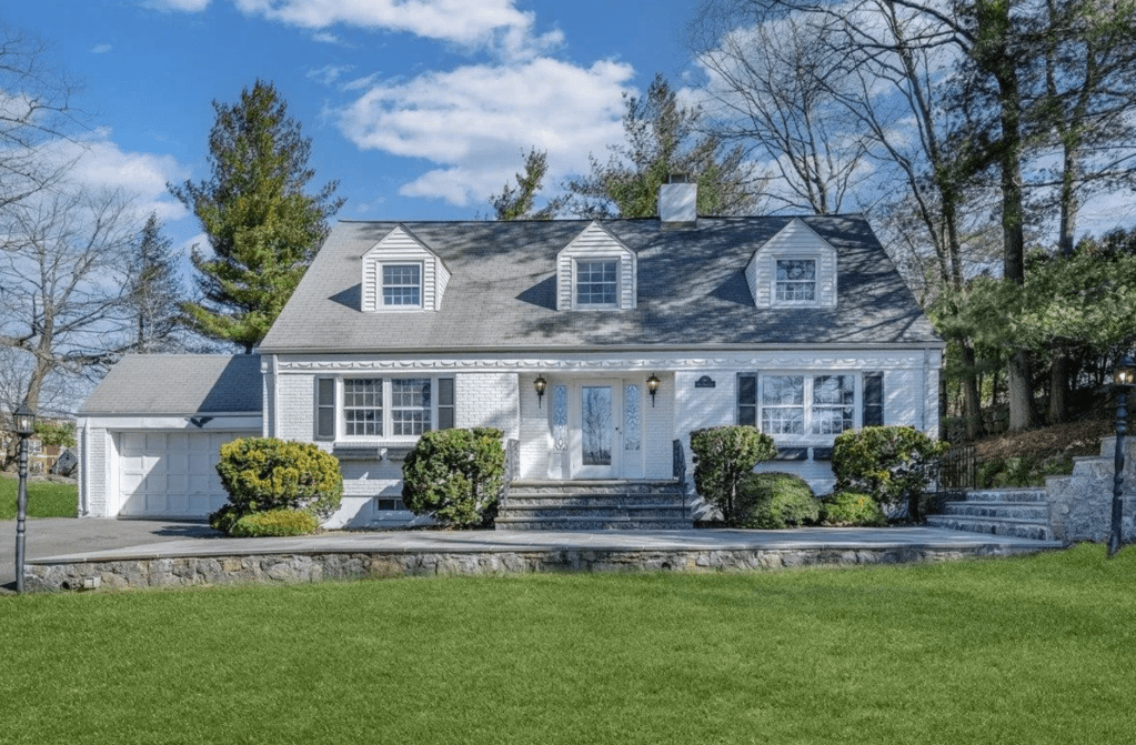 1 Mead Pond Lane, Rye