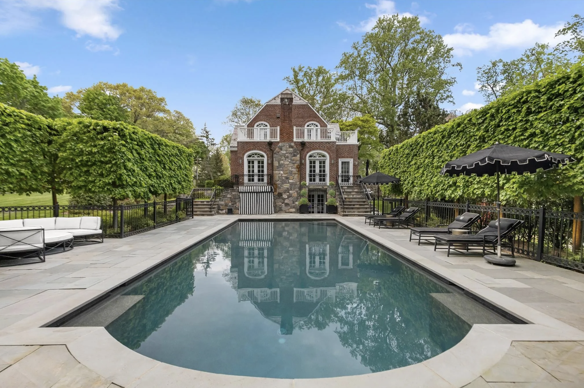 8 Boxwood Lane, Rye