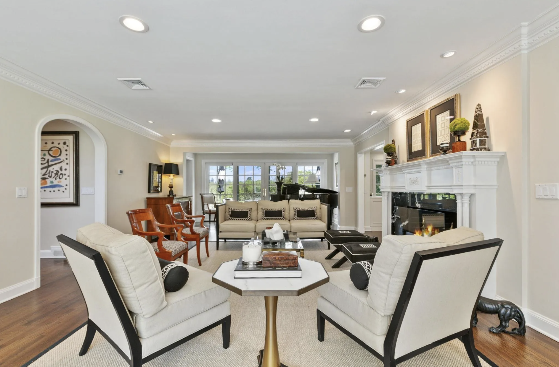 8 Boxwood Lane, Rye