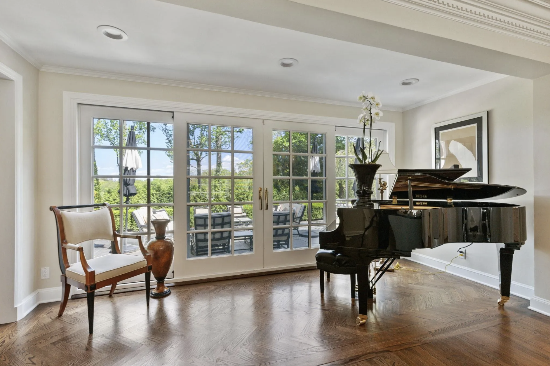 8 Boxwood Lane, Rye