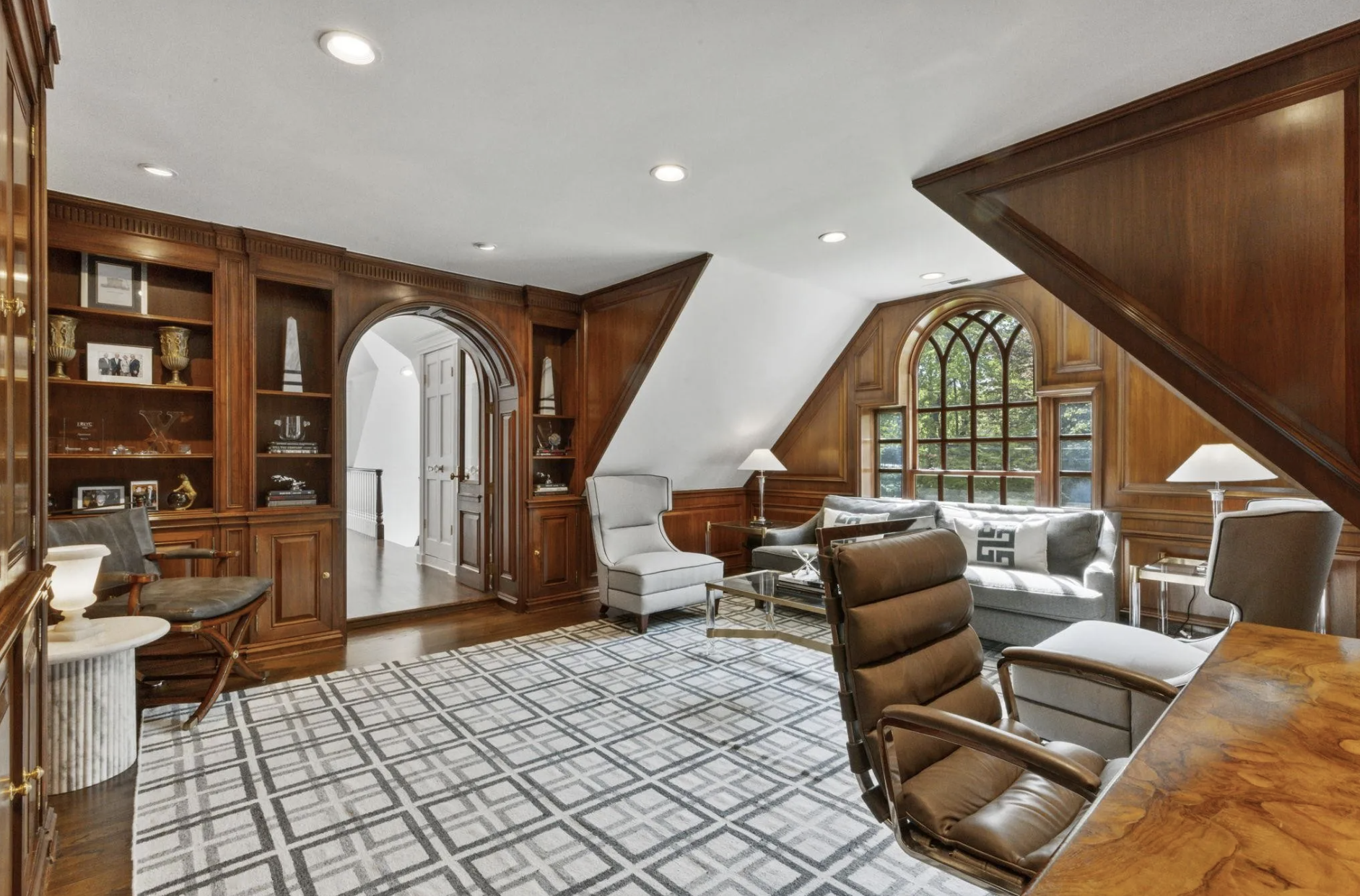 8 Boxwood Lane, Rye