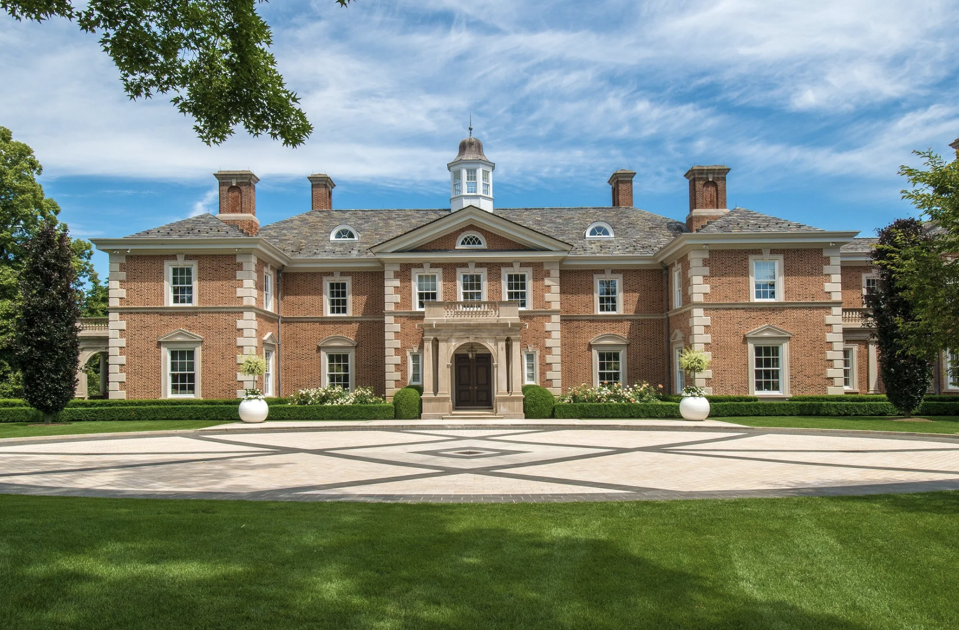 555 Lake Avenue, Greenwich