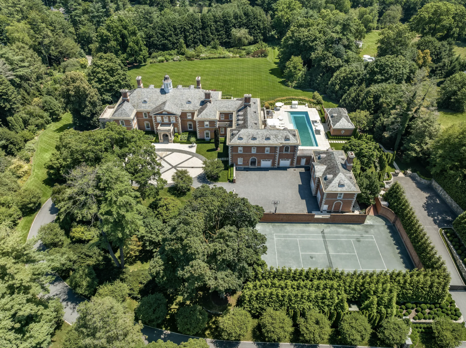 555 Lake Avenue, Greenwich