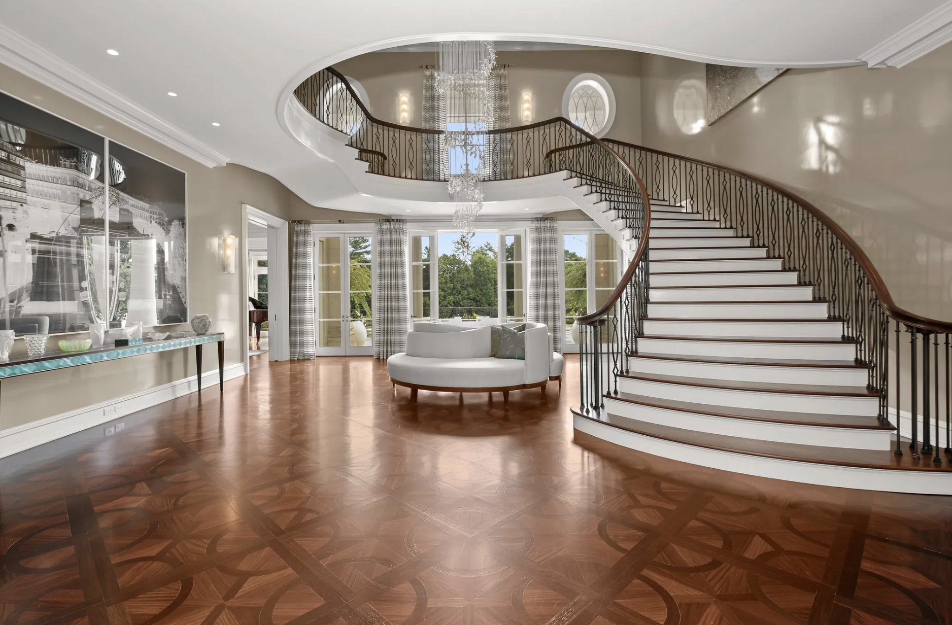 555 Lake Avenue, Greenwich