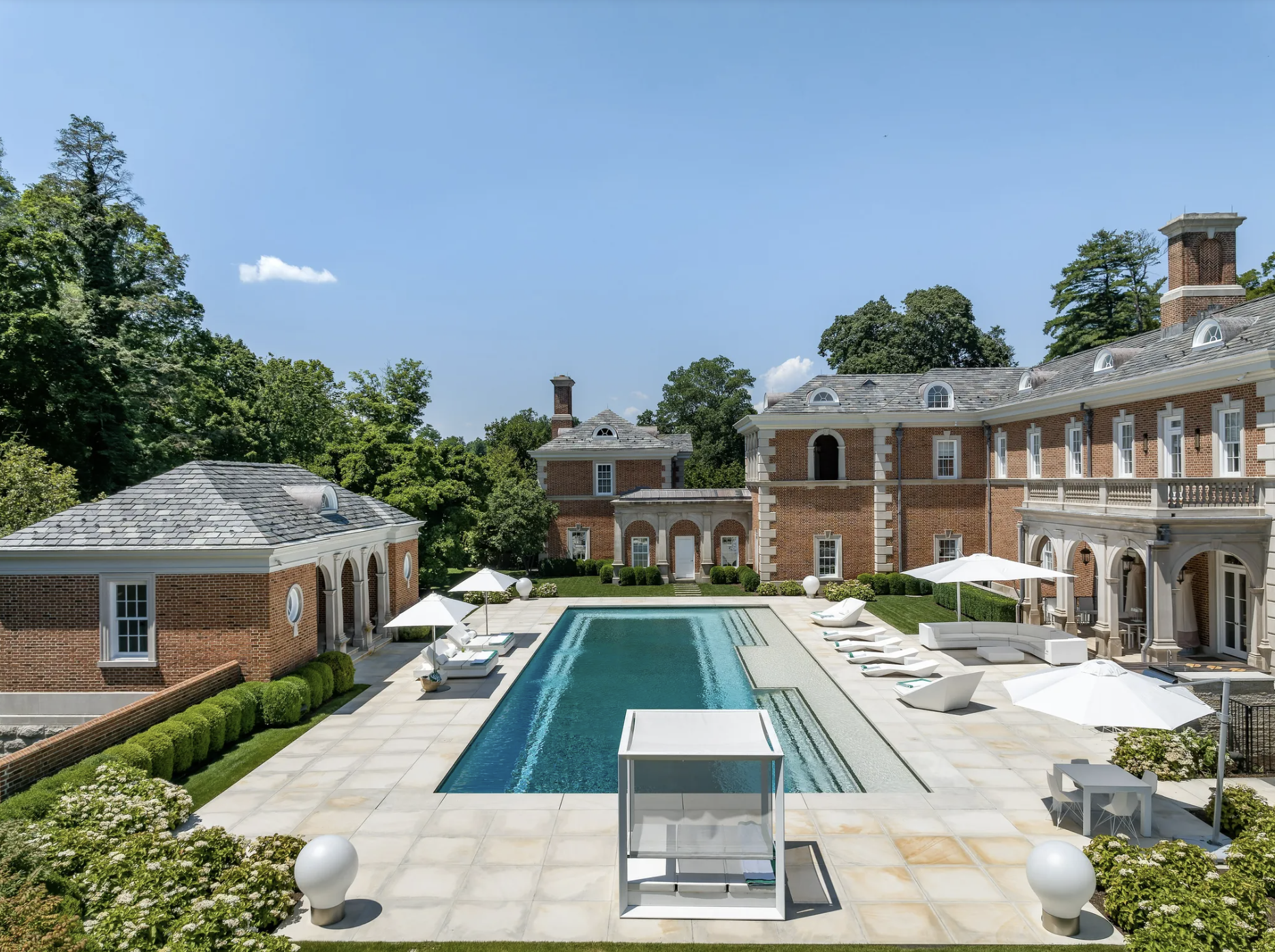 555 Lake Avenue, Greenwich