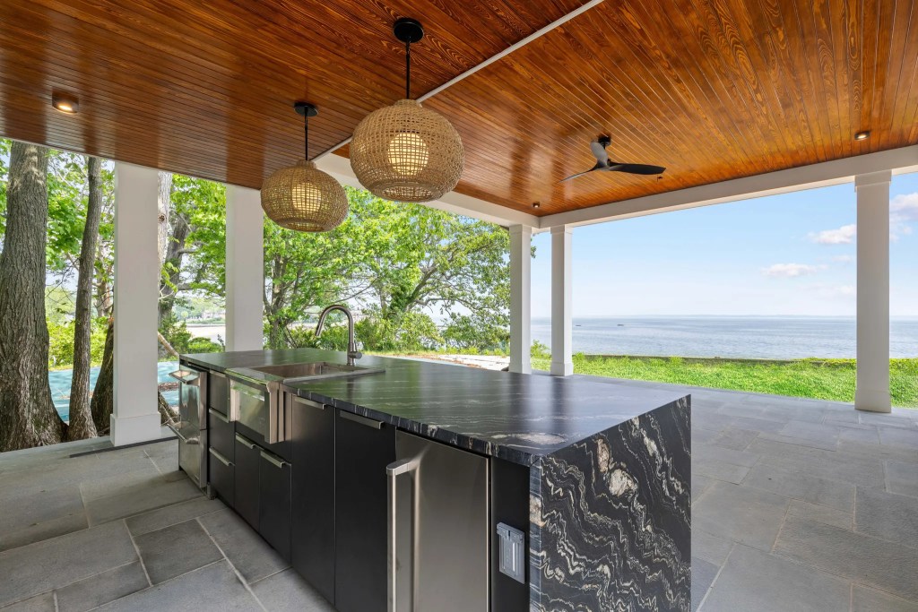 104 Premium Point Road, Mamaroneck