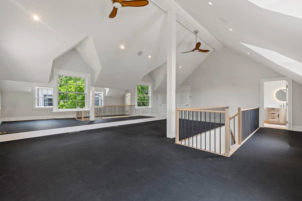 104 Premium Point Road, Mamaroneck