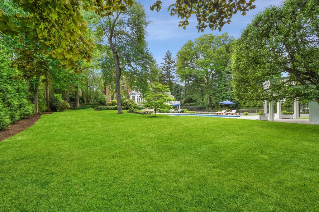 45 Forest Avenue, Rye