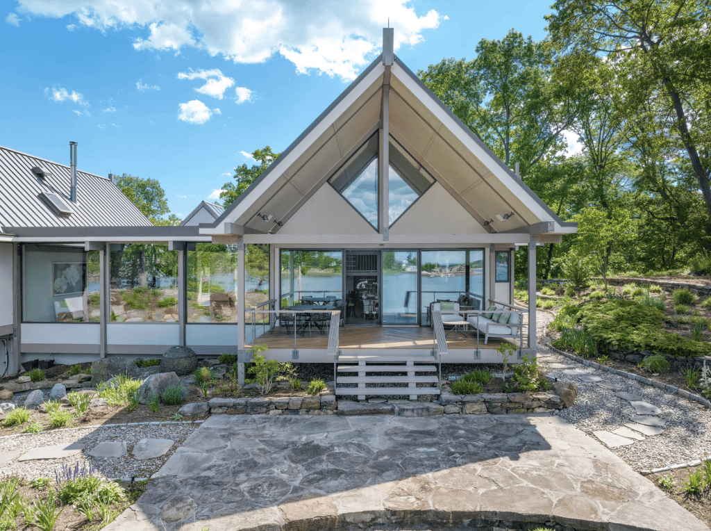 261 Kirby Lane, Rye