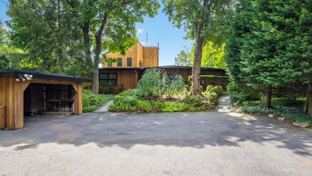 1160 Greacen Point Road, Mamaroneck