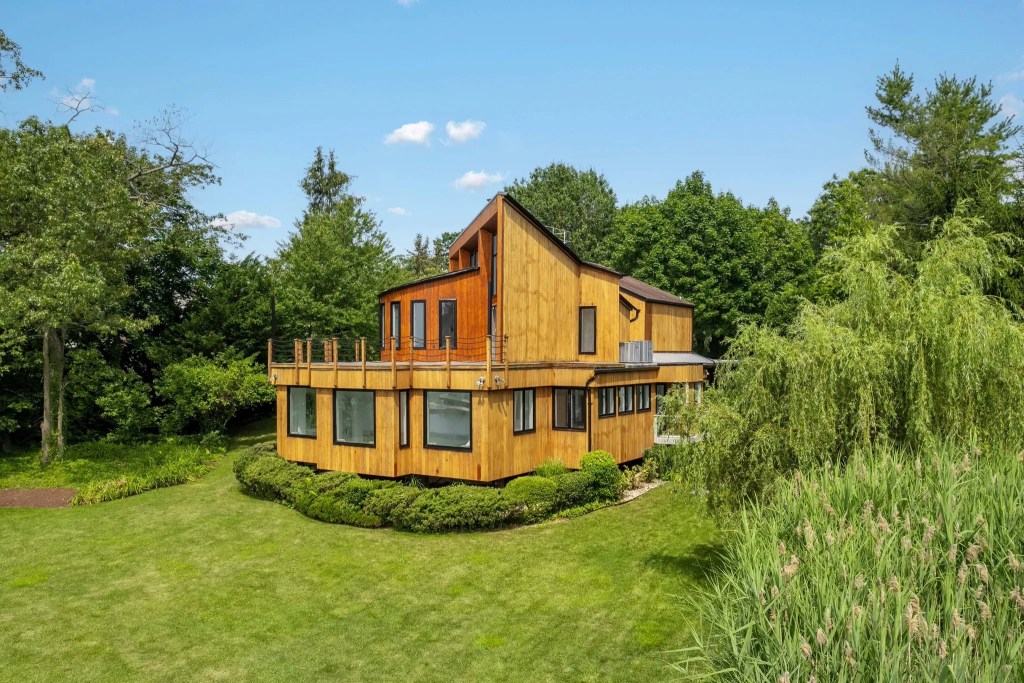 1160 Greacen Point Road, Mamaroneck