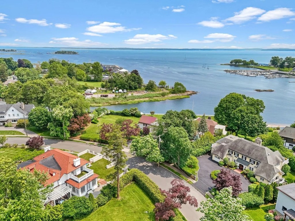 514 Alda Road, Mamaroneck