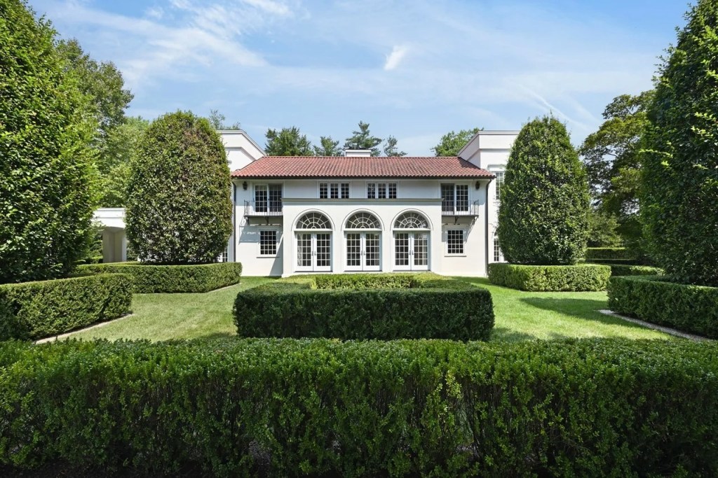 73 Park Drive South, Rye