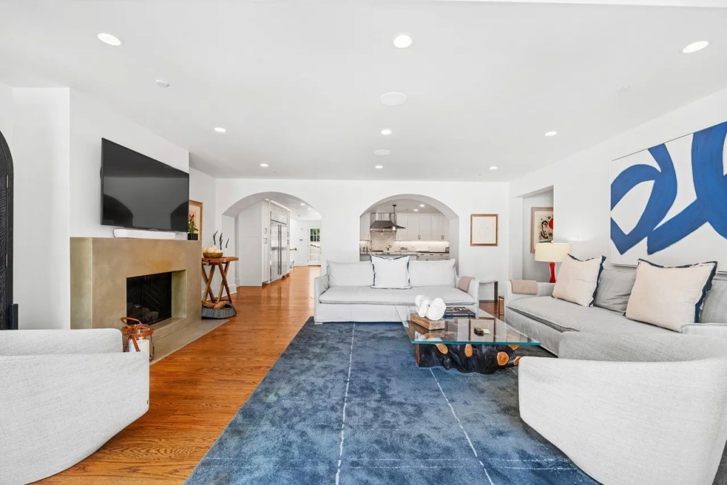 73 Park Drive Drive South, Rye