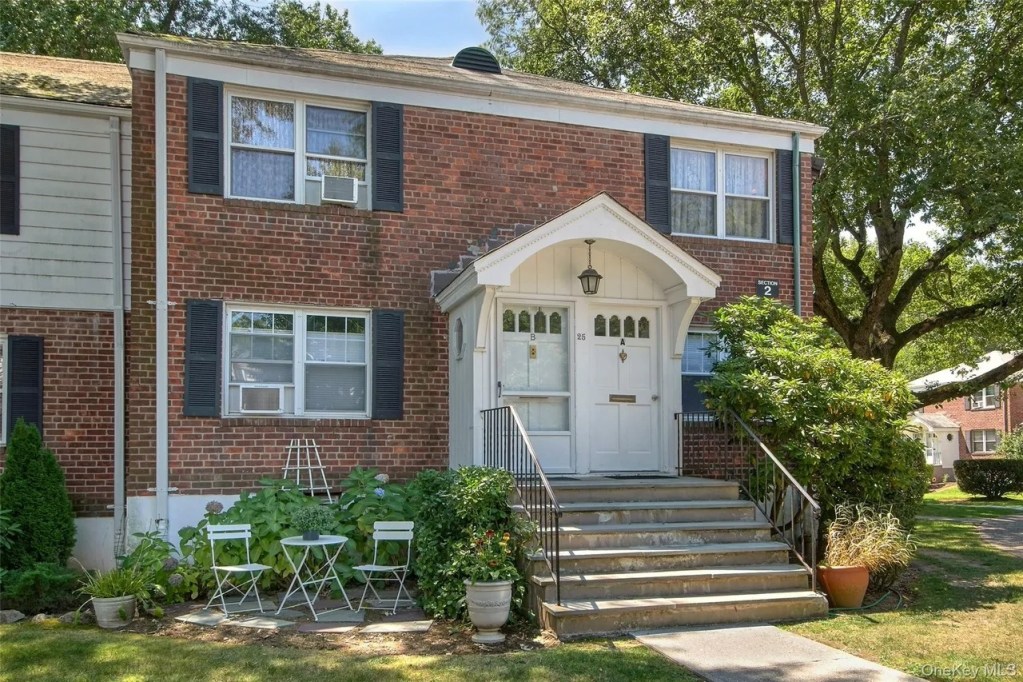 2 Peck Avenue (Apartment 25B), Rye
