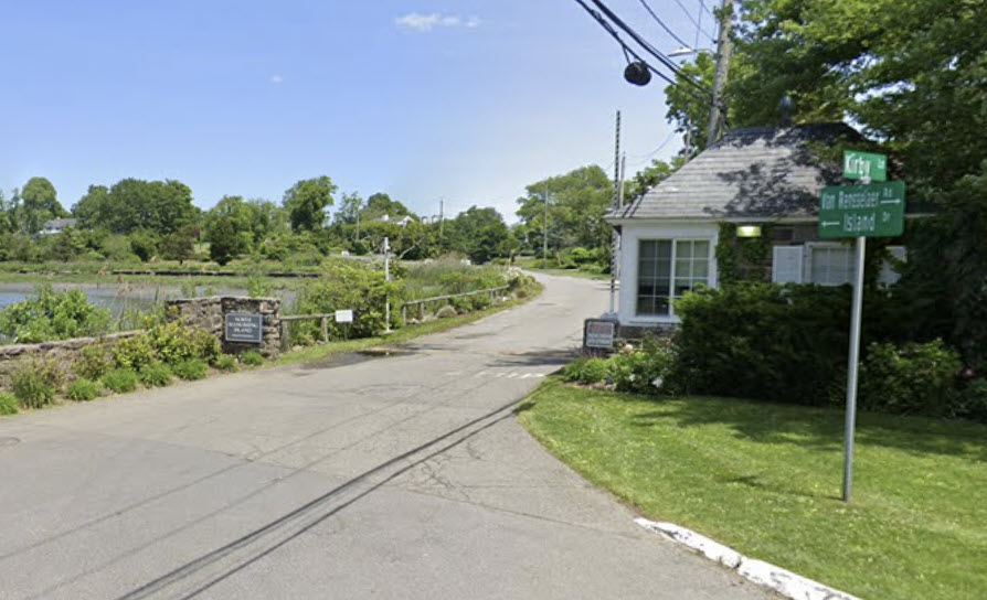 (PHOTO: North Manursing Island.)
