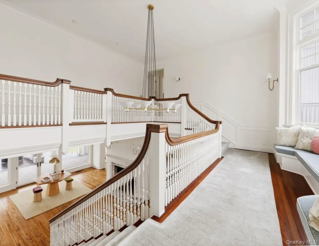 217 Hommocks Road, Larchmont