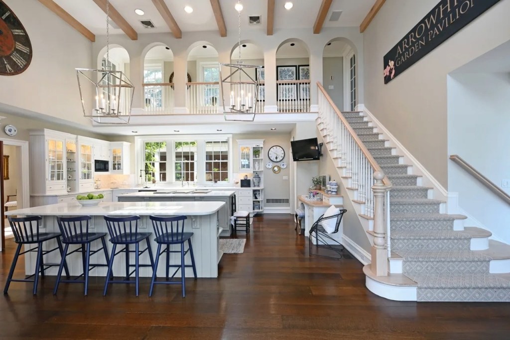 2525 Purchase Street, Purchase