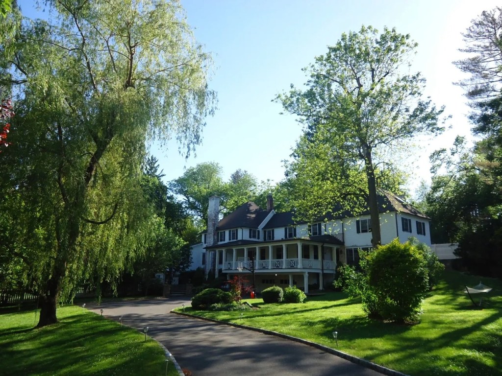 11 Billing Court, Rye