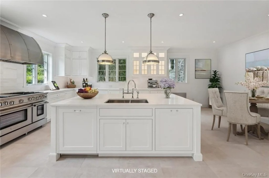 6 Loden Lane, Purchase