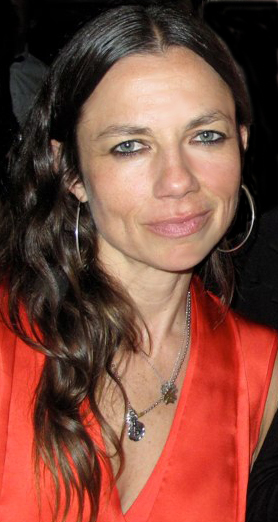 (PHOTO: Justine Bateman in NYC 2011. Public Domain via Wikimedia Commons.)