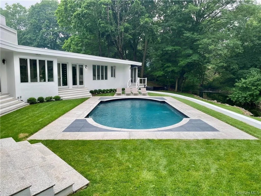 343 Purchase Street, Rye
