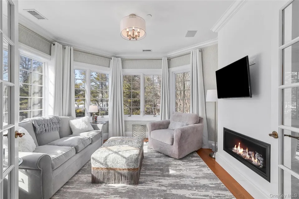 1 Laurelwood Court, Rye