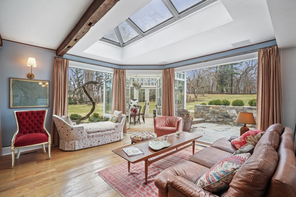 19 Winfield Avenue, Harrison