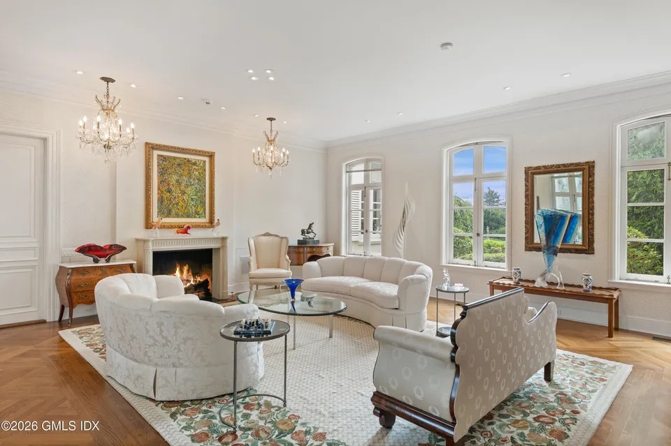 25 Field Point Circle, Greenwich