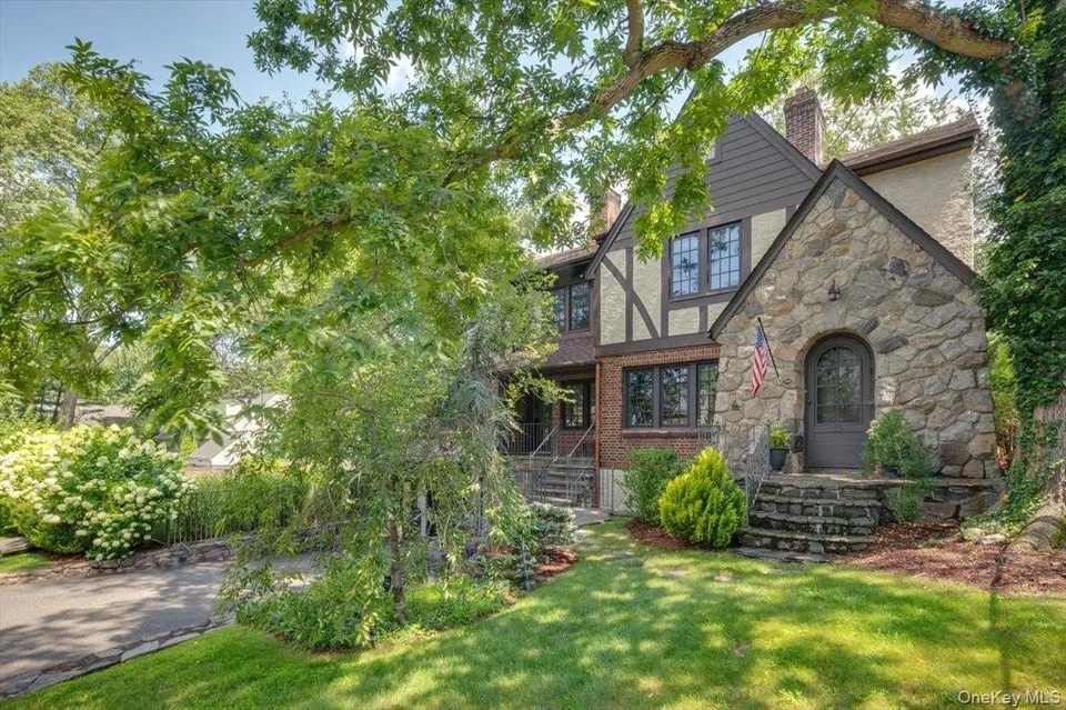 30 Lindbergh Avenue, Rye
