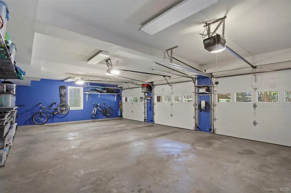 10 Morris Court, Rye